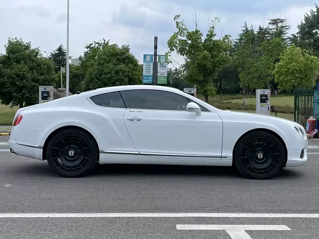 Bentley Continental 4.0T GT V8, фото 7