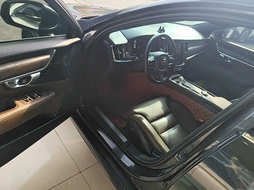 Volvo S90 — миниатюра 16