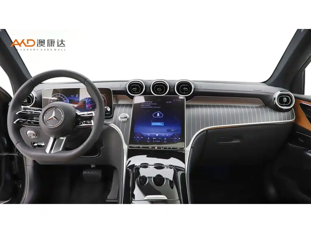 Mercedes-Benz GLC 2023 GLC 260 L 4MATIC Luxury 5 мест