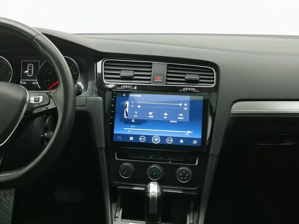 Volkswagen Golf — миниатюра 12