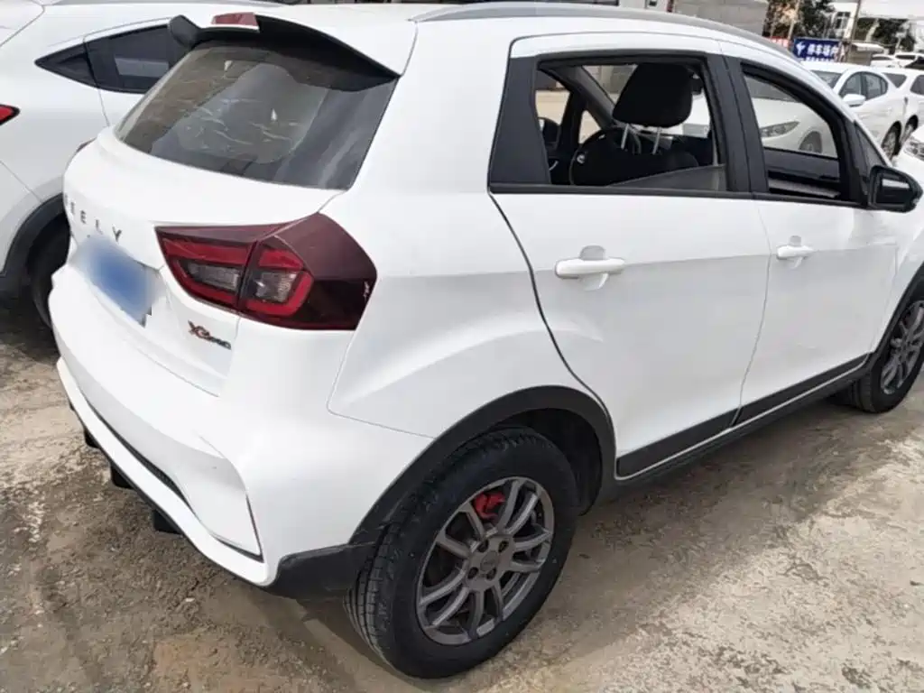 Geely Vision X3 — миниатюра 7