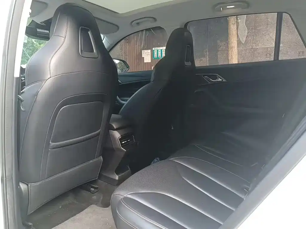 Roewe RX5 — миниатюра 5