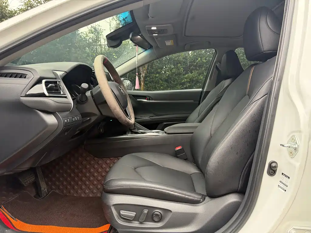 Toyota Camry — миниатюра 9