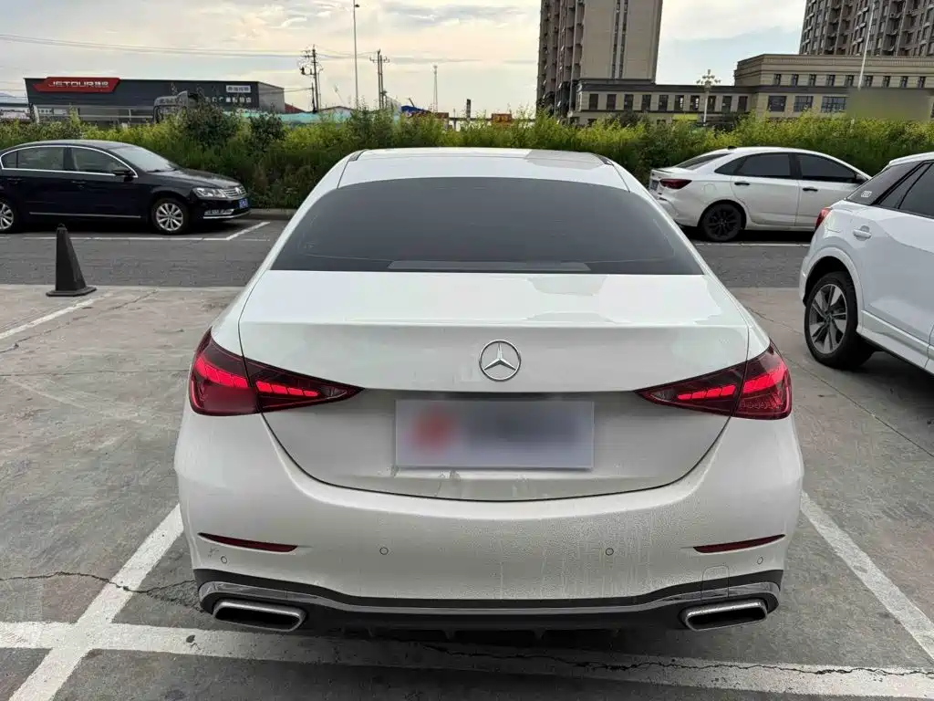 Mercedes-Benz C-Class — миниатюра 6