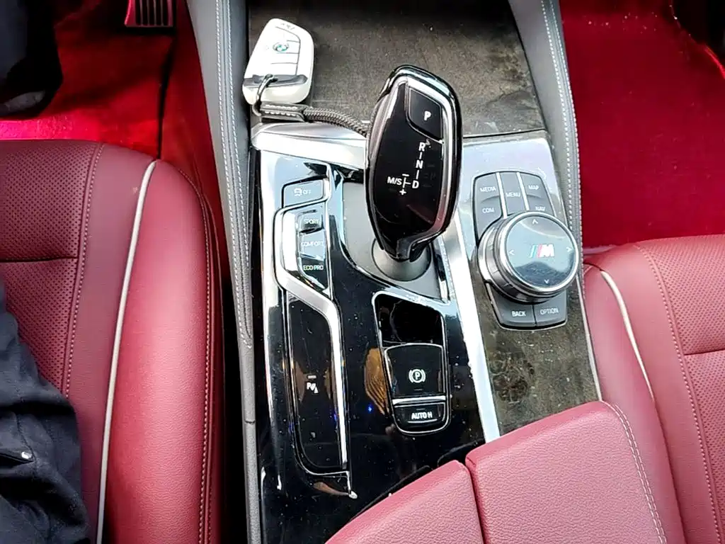 BMW 5 Series — миниатюра 14
