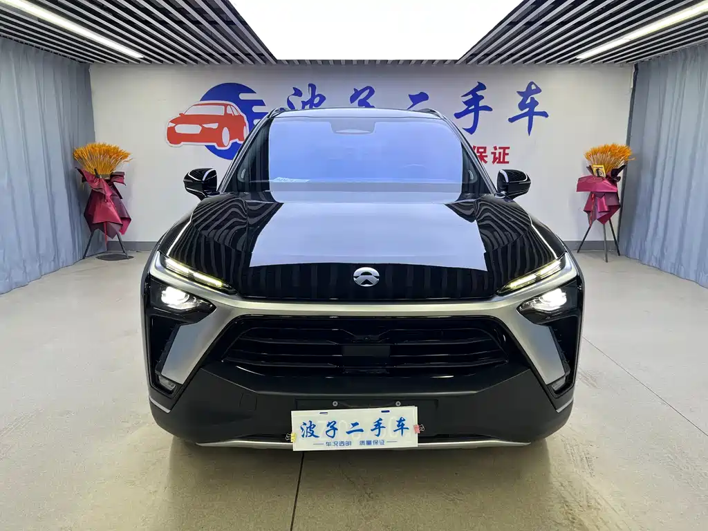 NIO ES8 2020 580KM мест