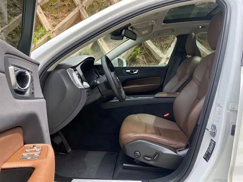 Volvo XC60 2021 T5 Luxury