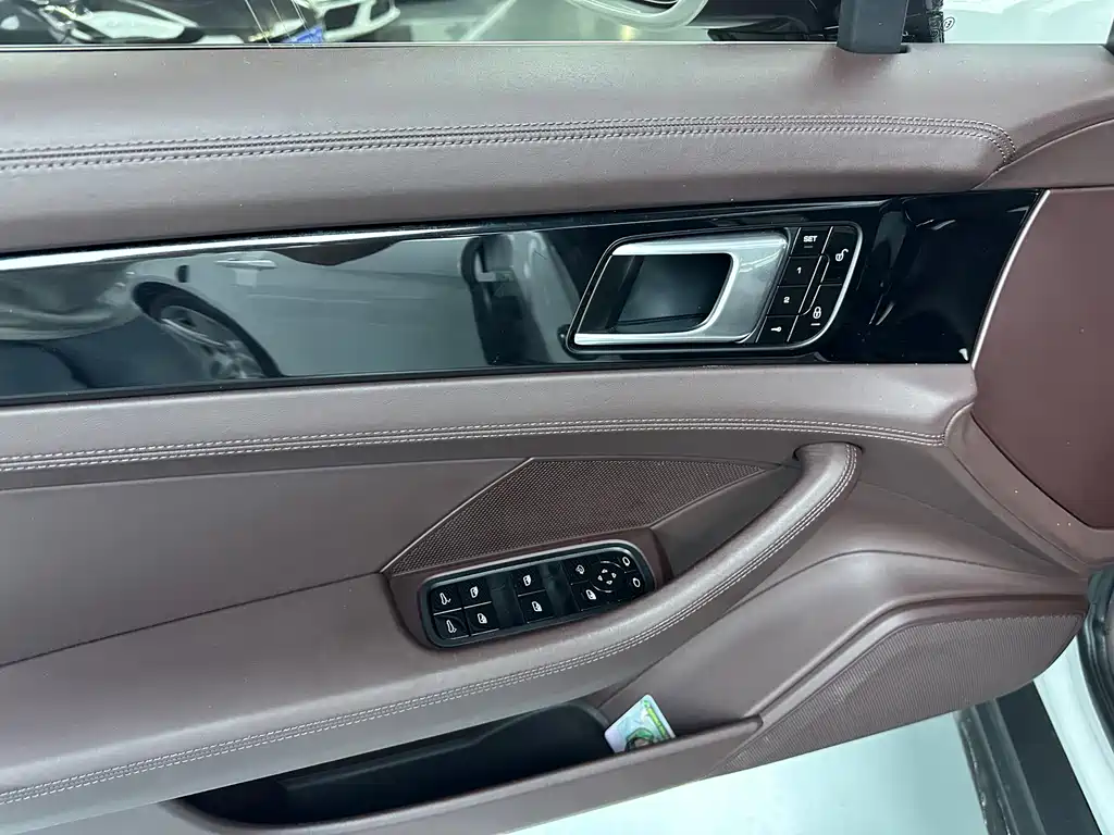 Porsche Panamera — миниатюра 5
