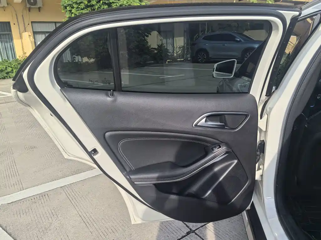 Mercedes-Benz GLA — миниатюра 31