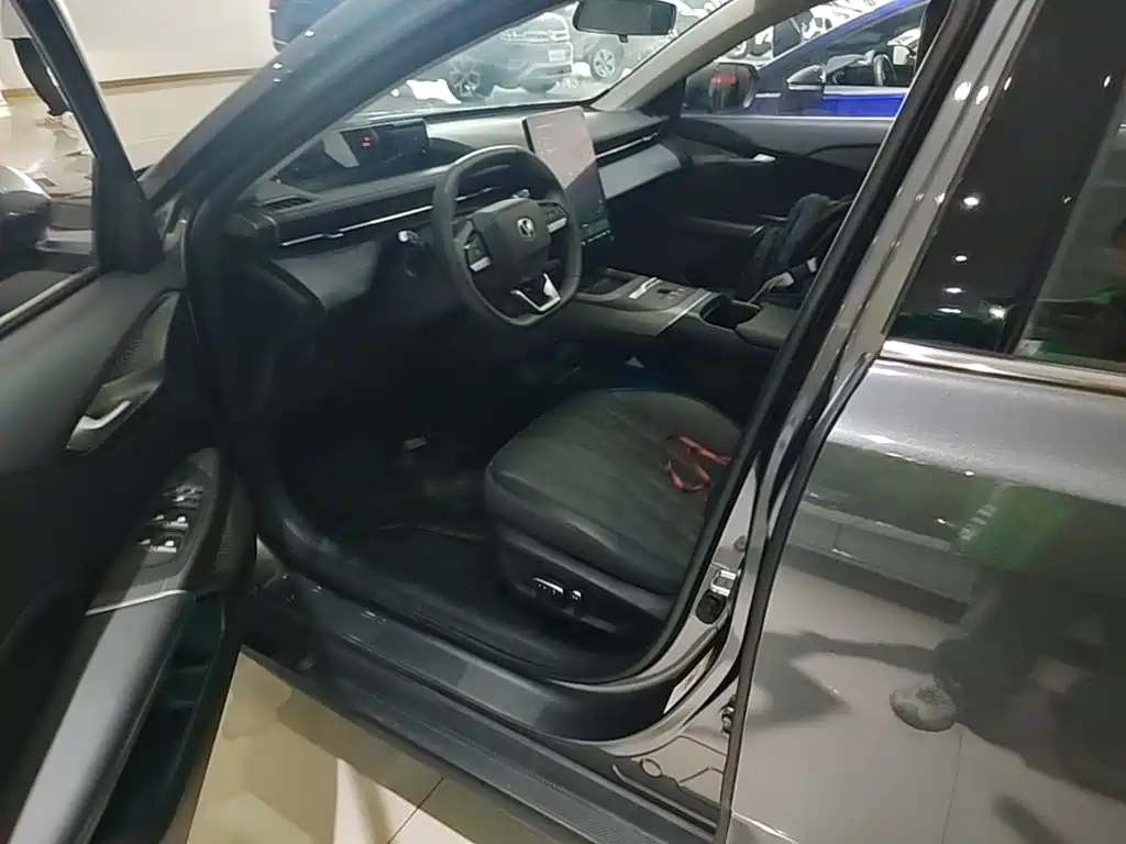 Changan Eado PHEV — миниатюра 16