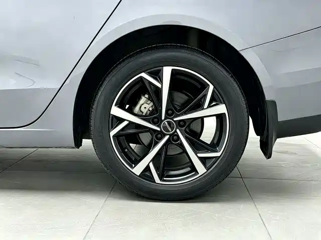 Roewe i5 — миниатюра 19