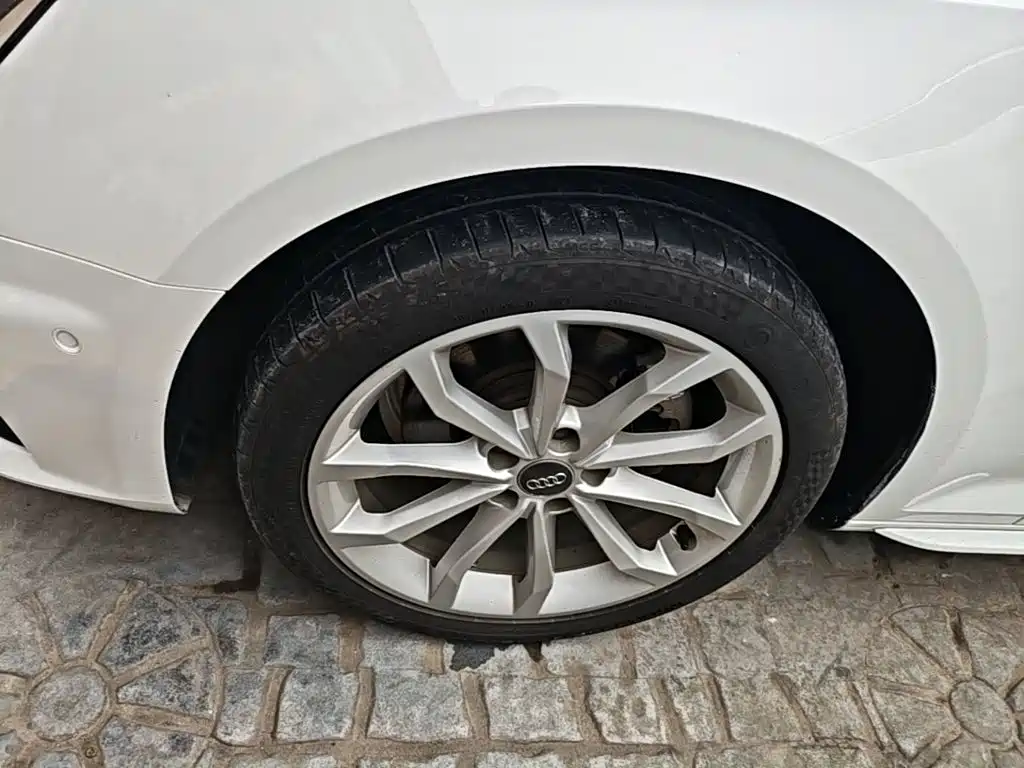 Audi A4L — миниатюра 23