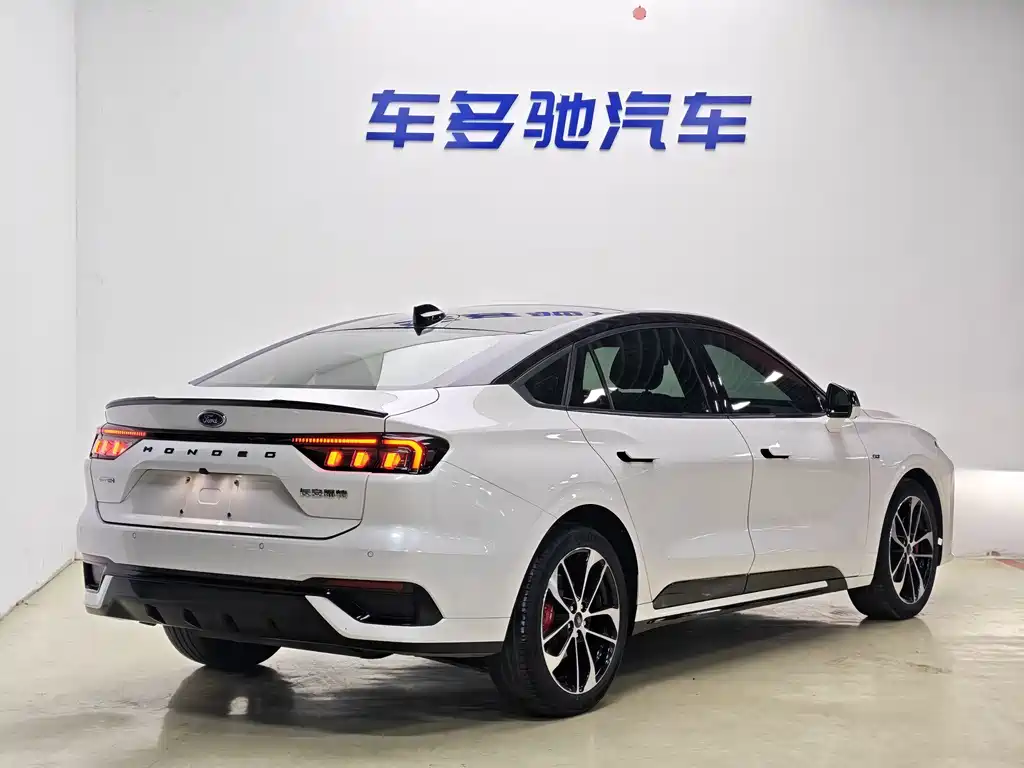 Ford Mondeo — миниатюра 7