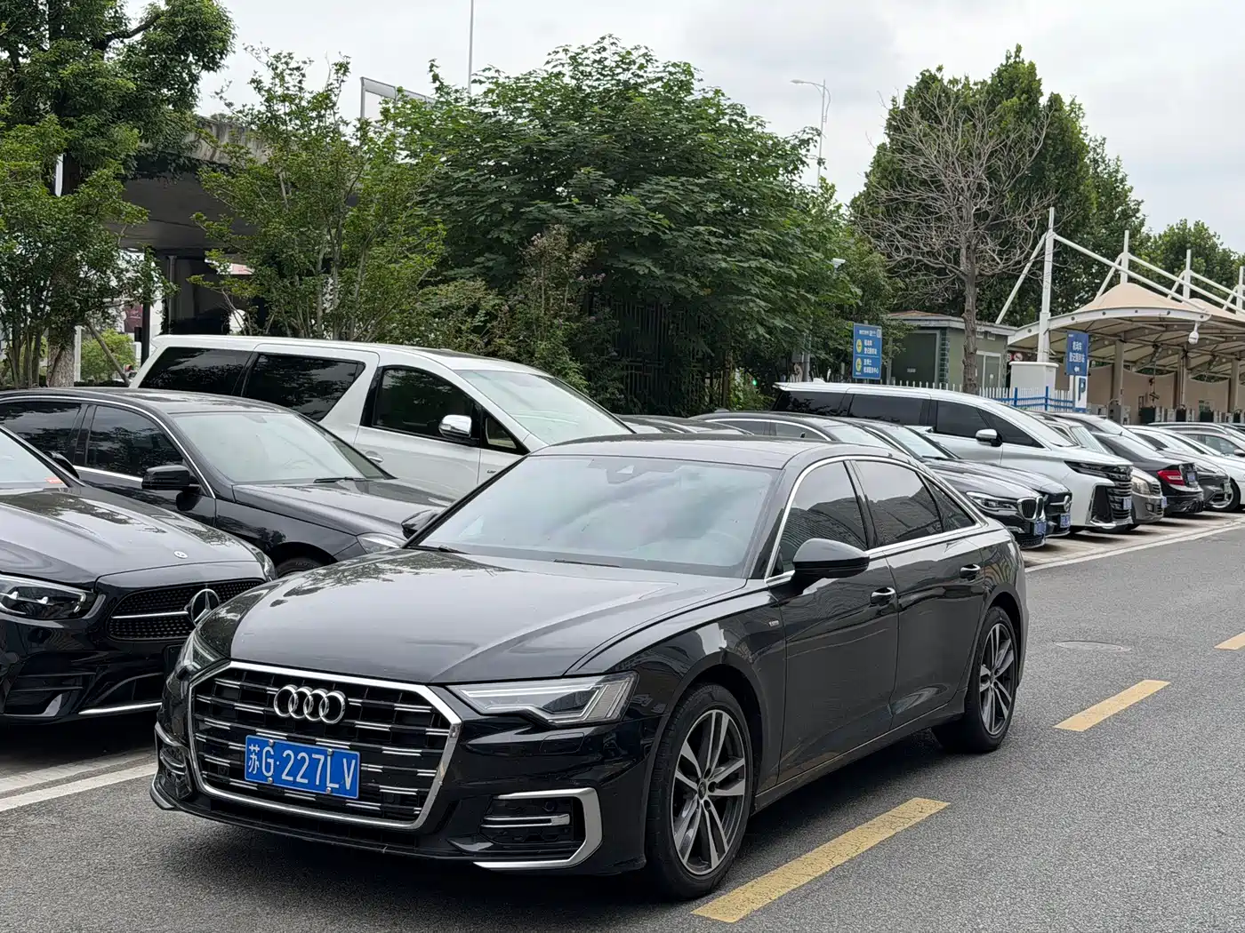 奥迪A6L 2024款 40 TFSI 豪华动感型 2024