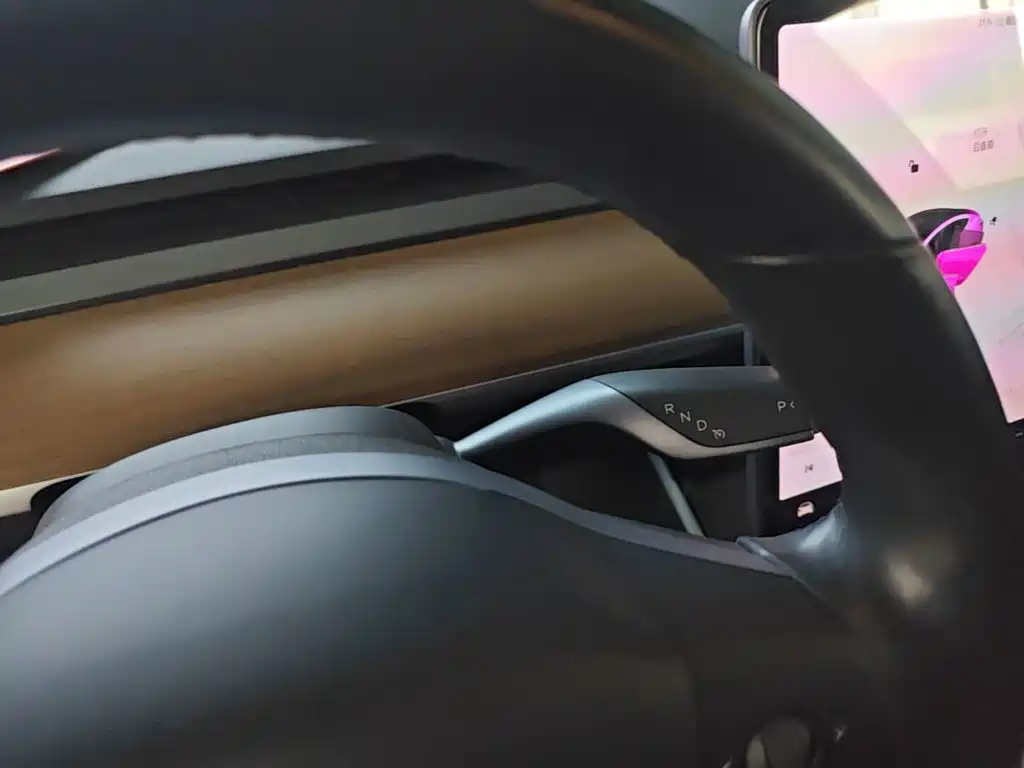 Tesla Model 3 — миниатюра 14