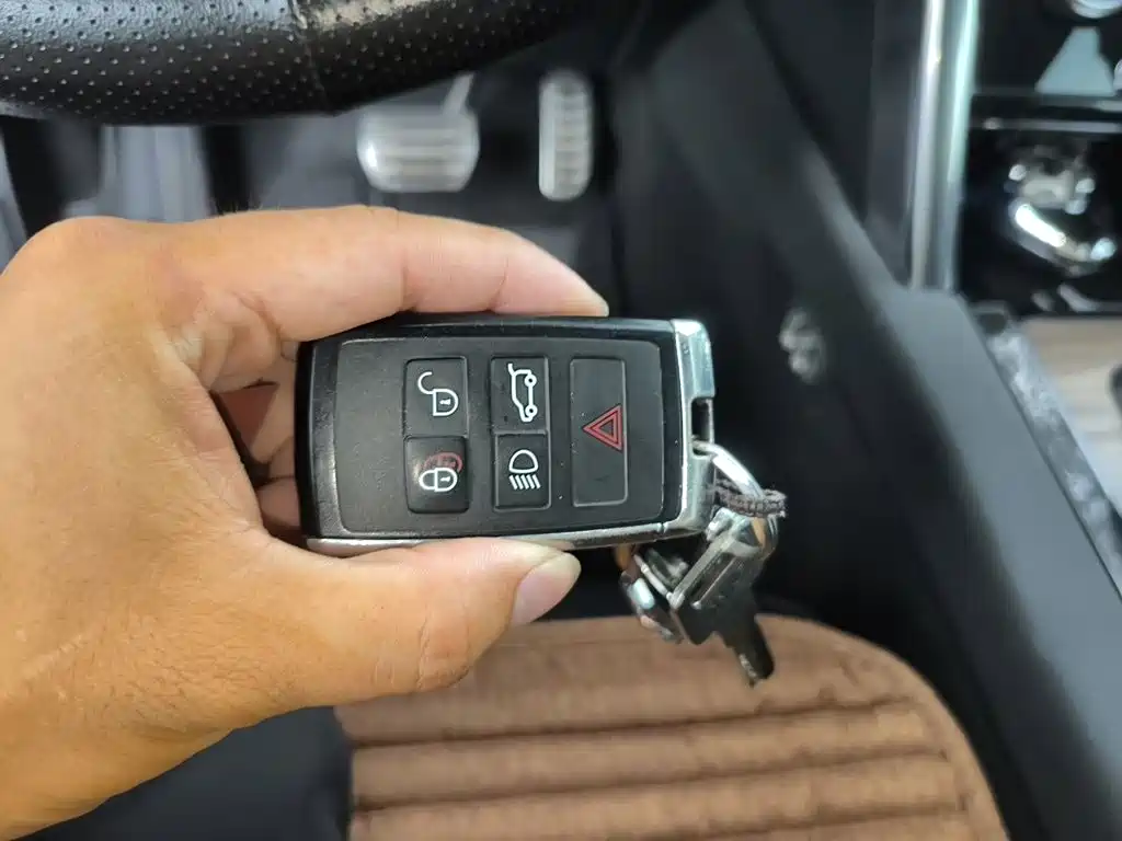 Land Rover Discovery Sport — миниатюра 12
