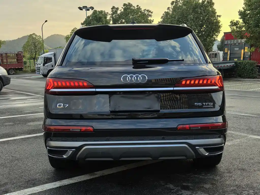 Audi Q7 — миниатюра 4