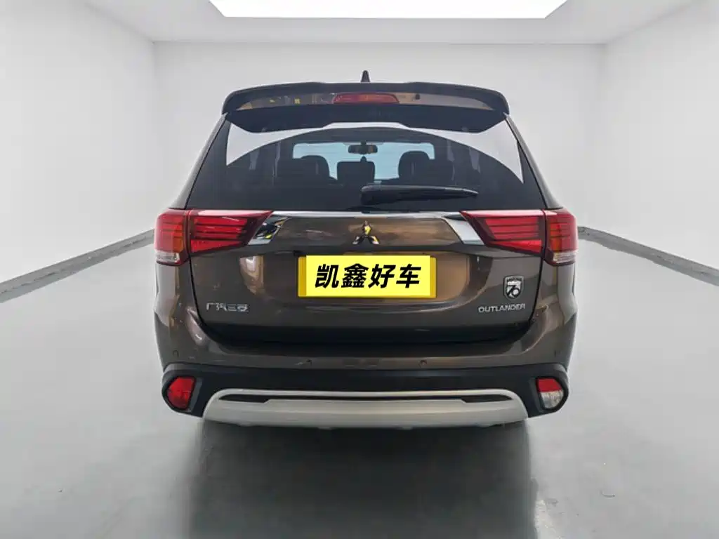 MITSUBISHI OUTLANDER