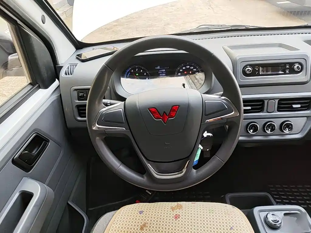 Wuling Yangguang — миниатюра 11