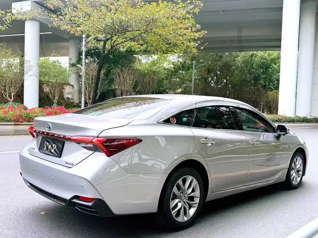 Toyota Avalon — миниатюра 5