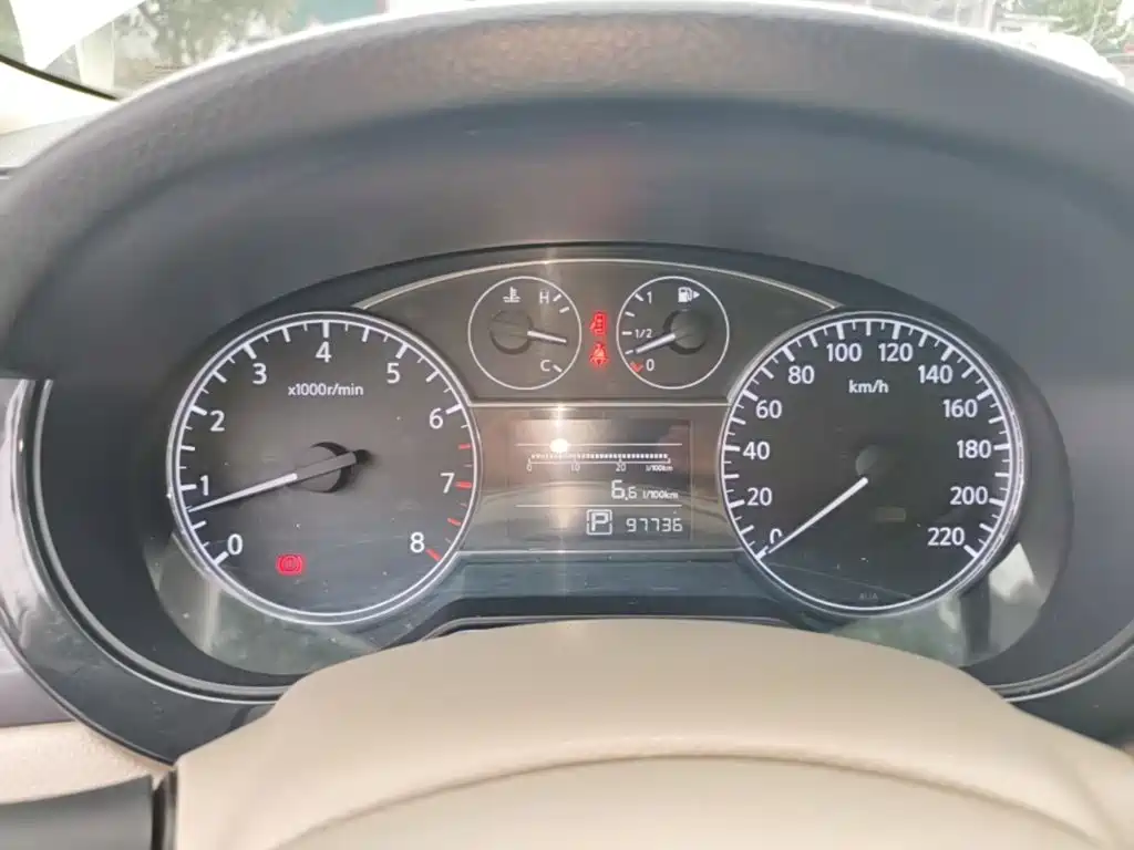 Nissan Tiida — миниатюра 12