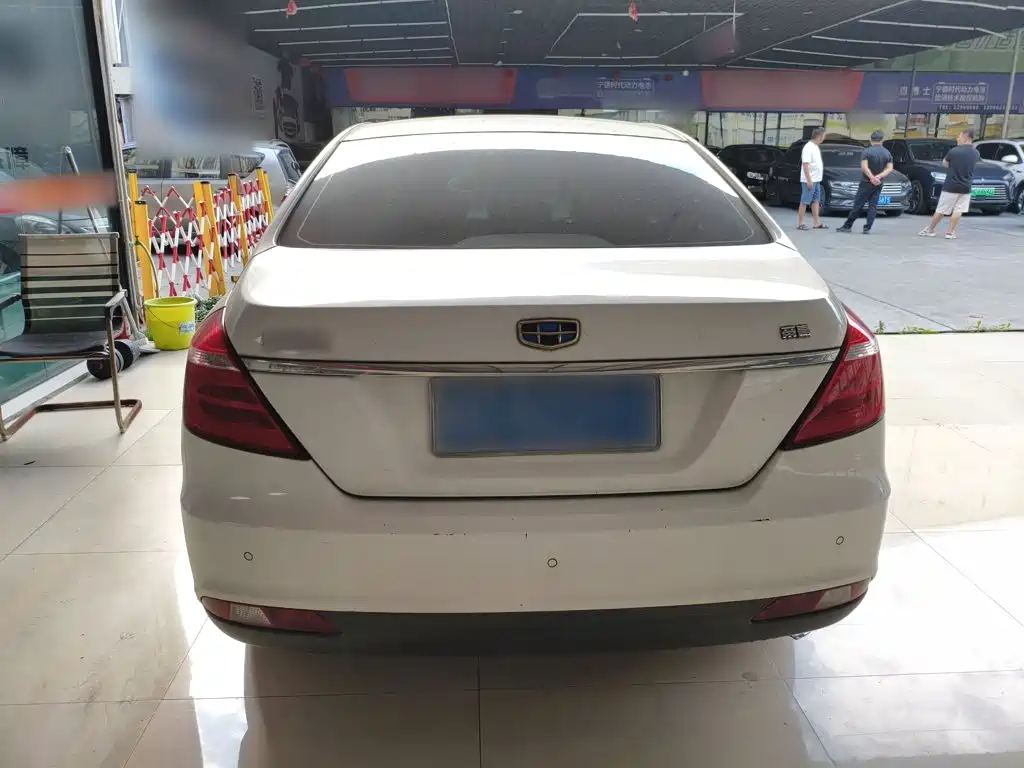 Geely Emgrand — миниатюра 6