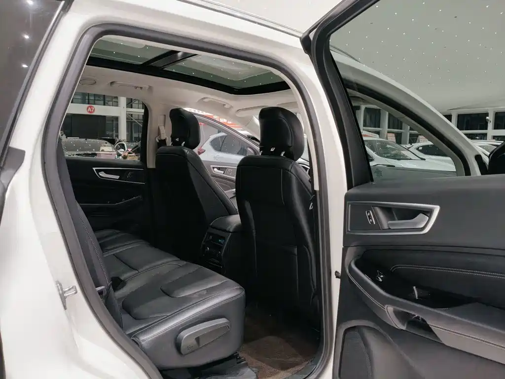 Ford Edge — миниатюра 20