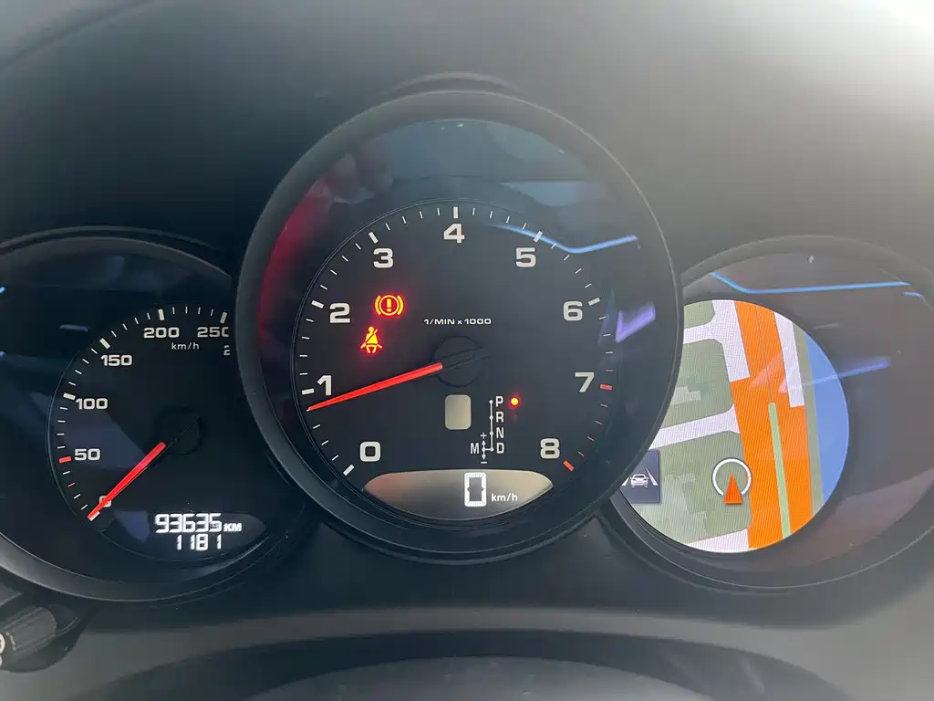 Porsche Macan — миниатюра 8