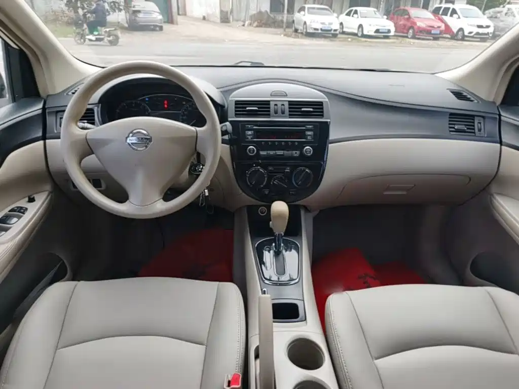 Nissan Tiida — миниатюра 10