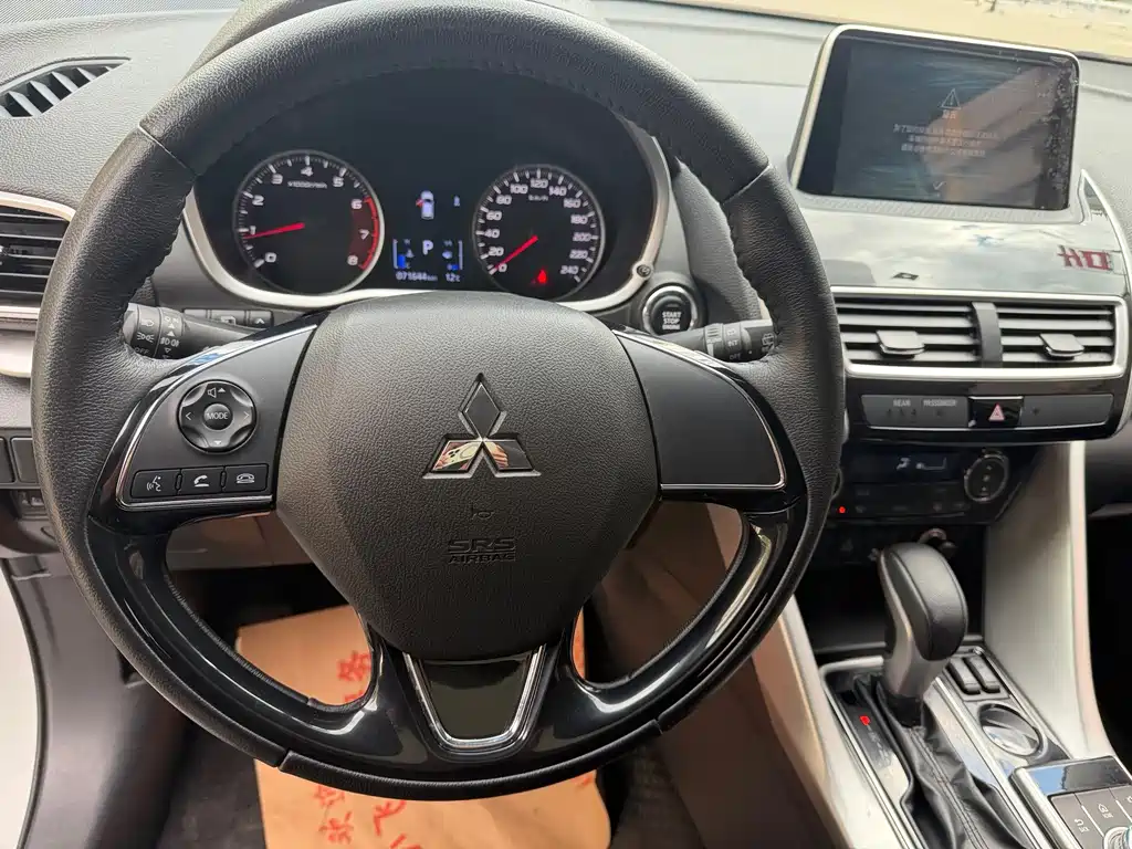 Mitsubishi Eclipse Cross — миниатюра 11