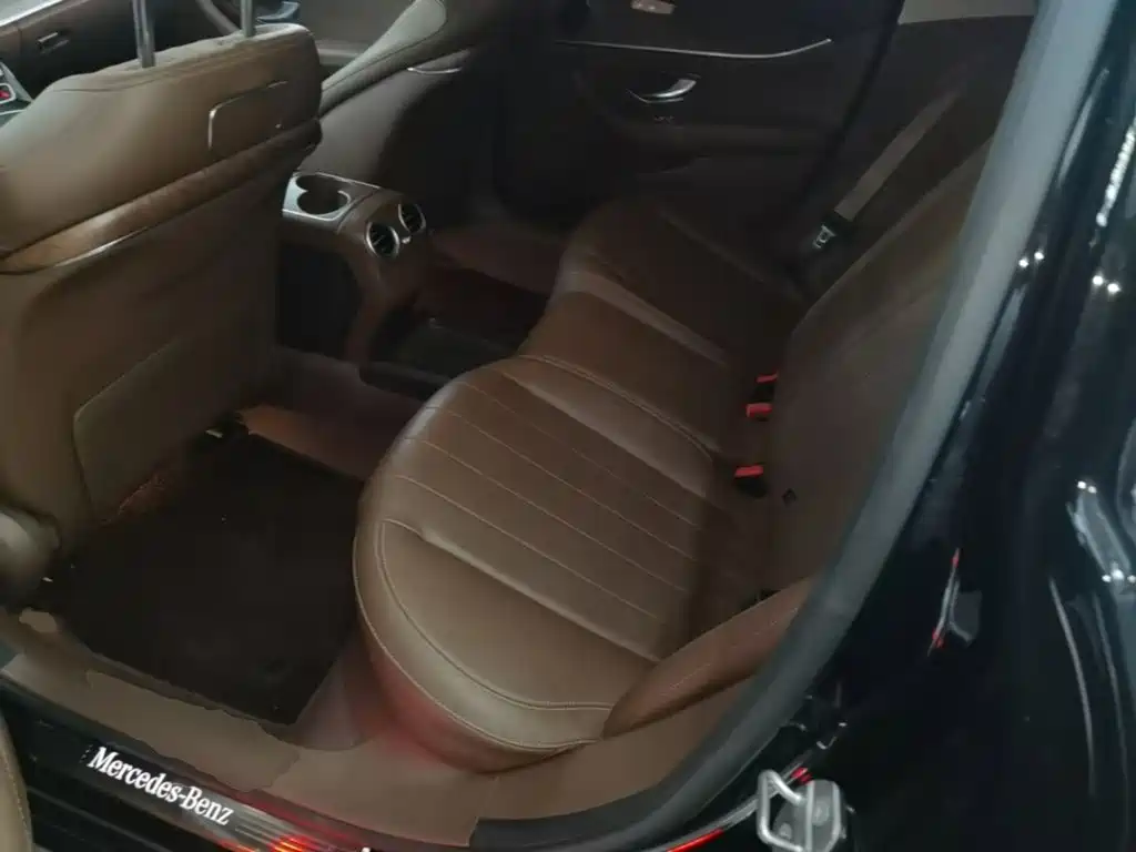Mercedes-Benz E-Class — миниатюра 13