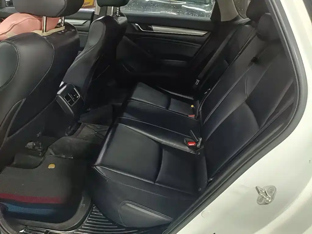 Honda Accord — миниатюра 17