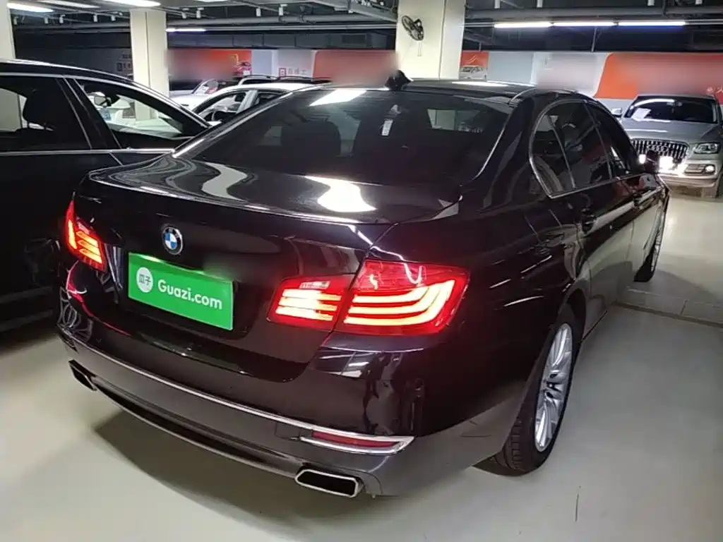 BMW 5 Series — миниатюра 7