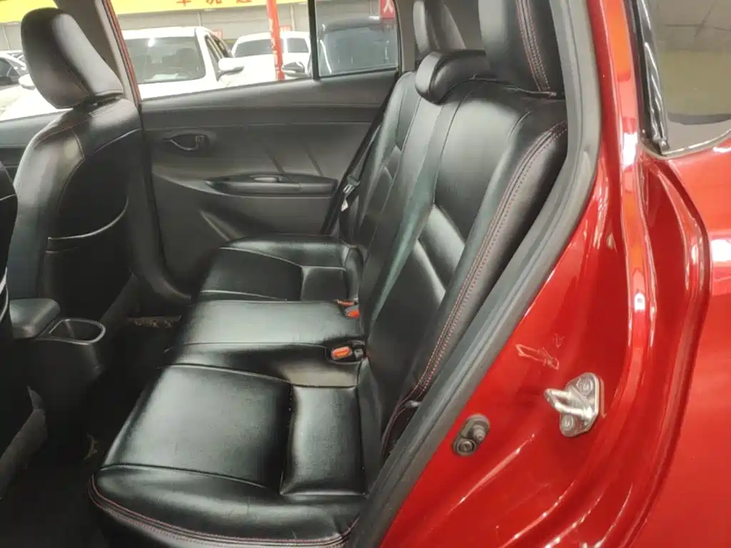 Toyota Yaris L — миниатюра 17