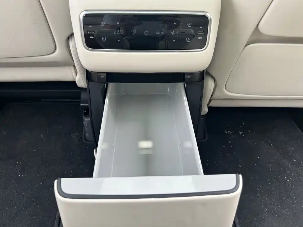 Li Auto Li MEGA — миниатюра 19