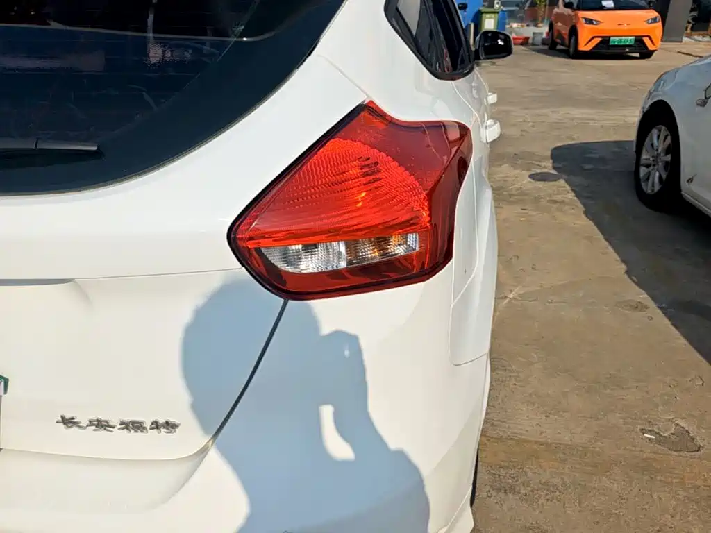 Ford Focus — миниатюра 8