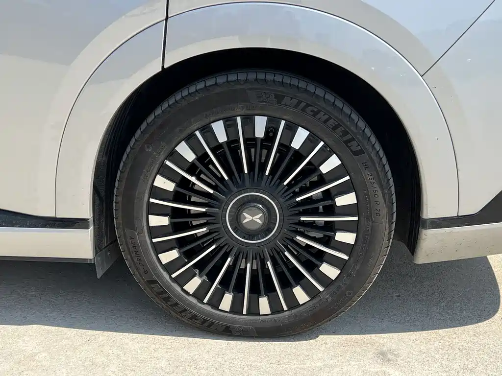 XPeng X9 — миниатюра 6