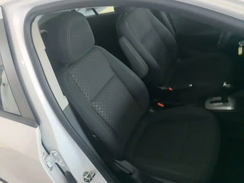 Chevrolet Trax — миниатюра 25