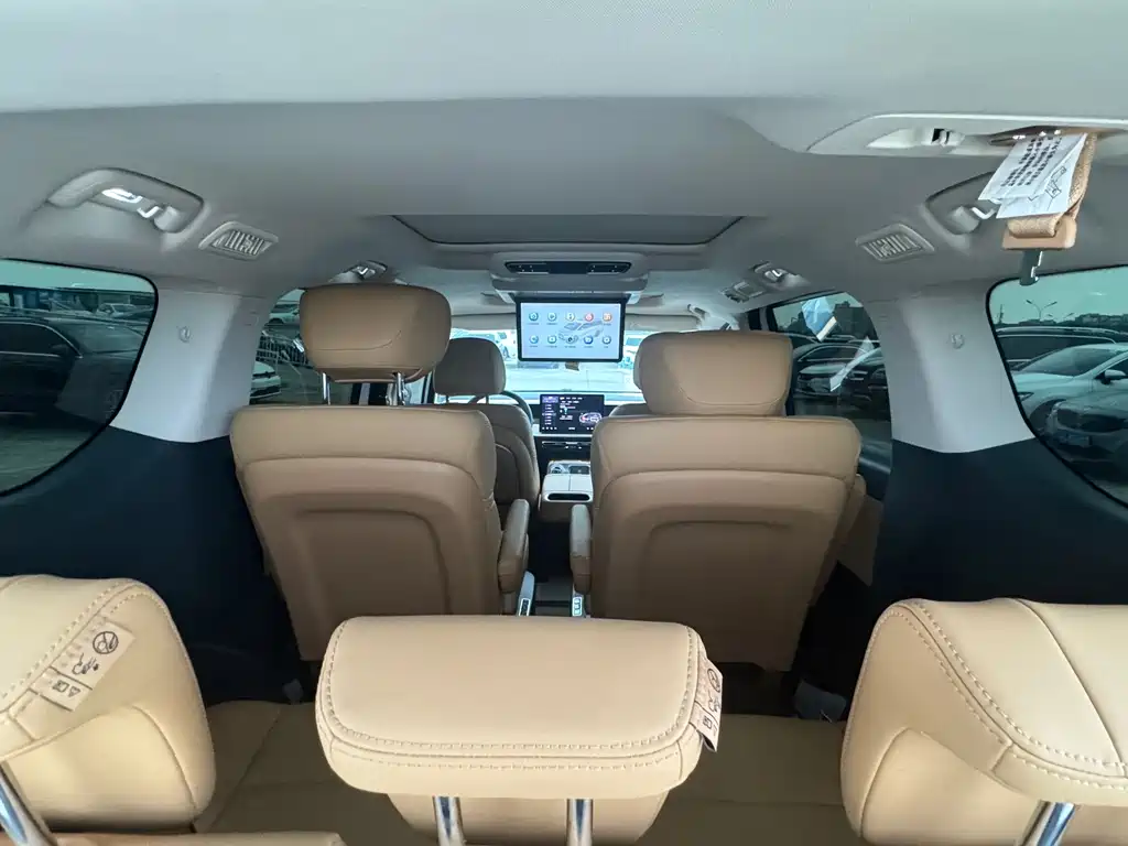 GAC Motor Trumpchi E8 PHEV — миниатюра 9