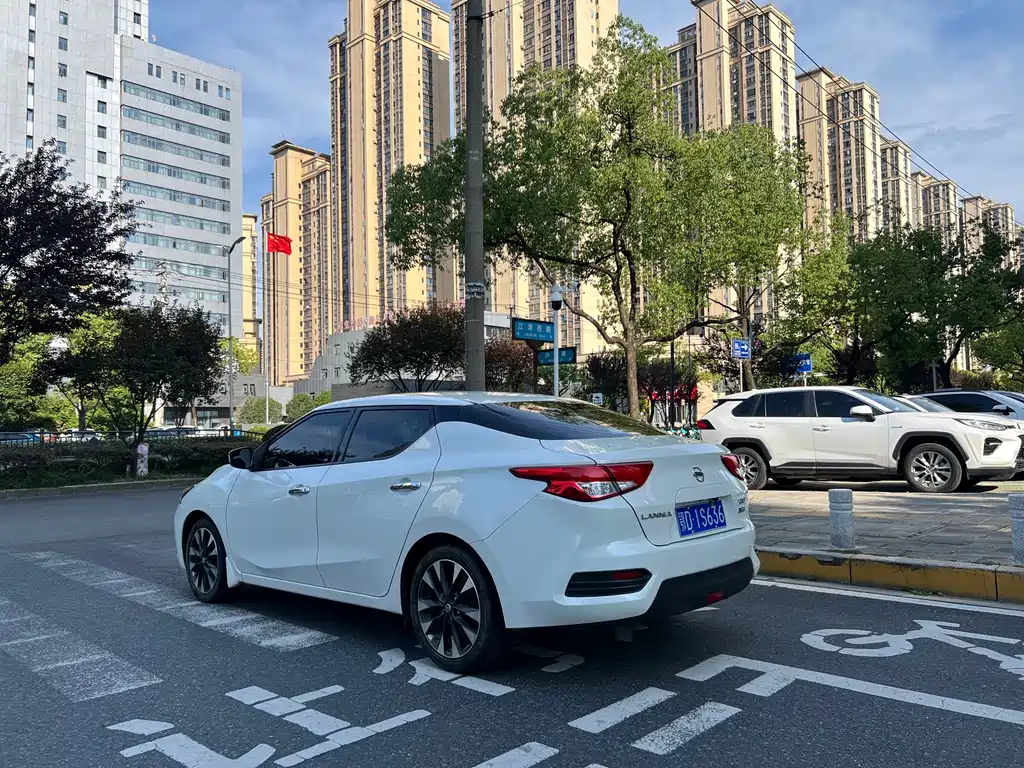 Nissan Bluebird — миниатюра 7