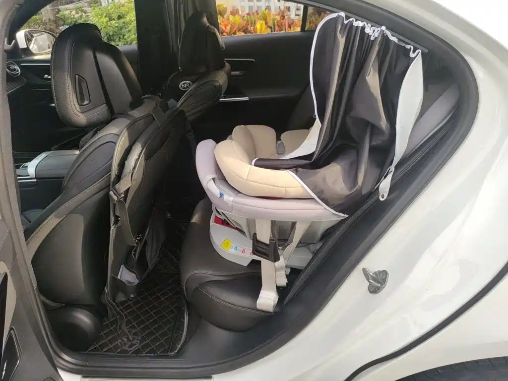 Mercedes-Benz C-Class — миниатюра 18
