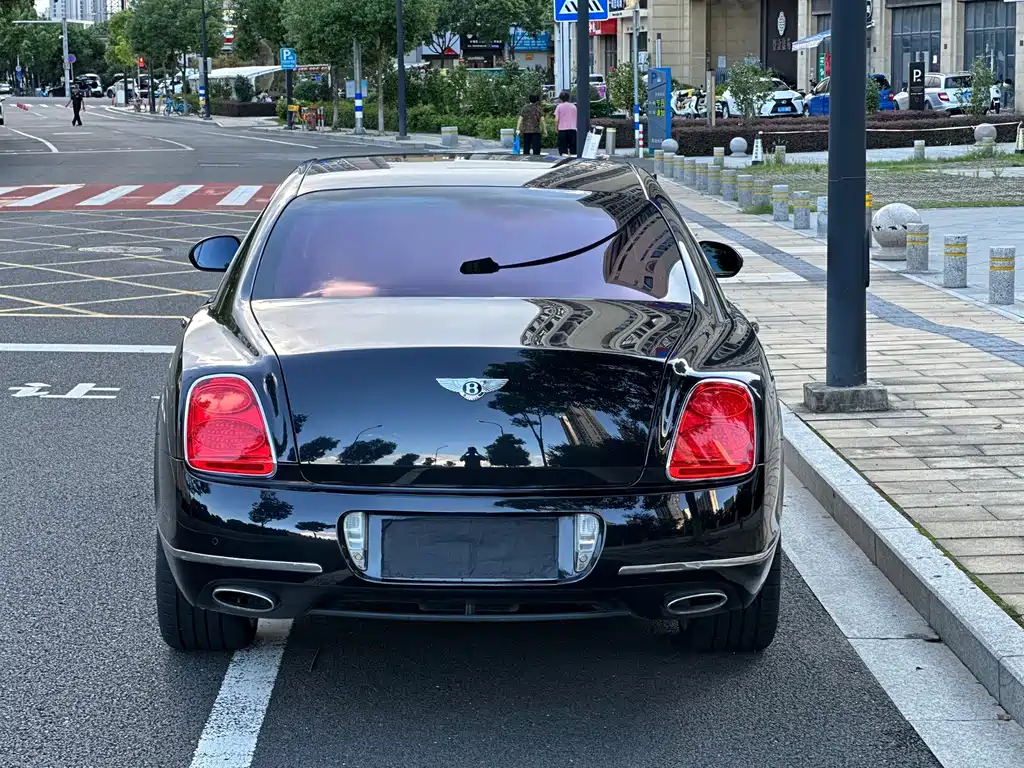 Bentley Flying Spur — миниатюра 15