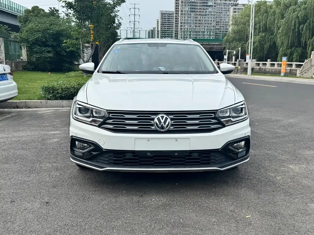 Volkswagen C-Trek 2018 1.5L AT Luxury