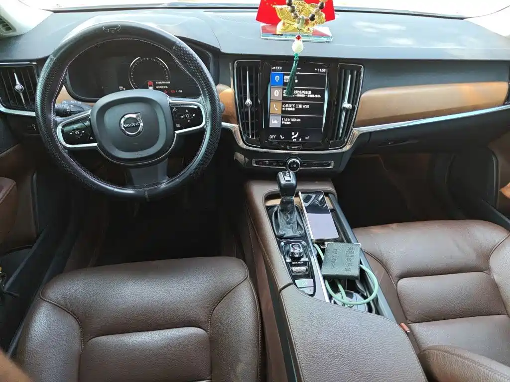 Volvo S90 — миниатюра 10