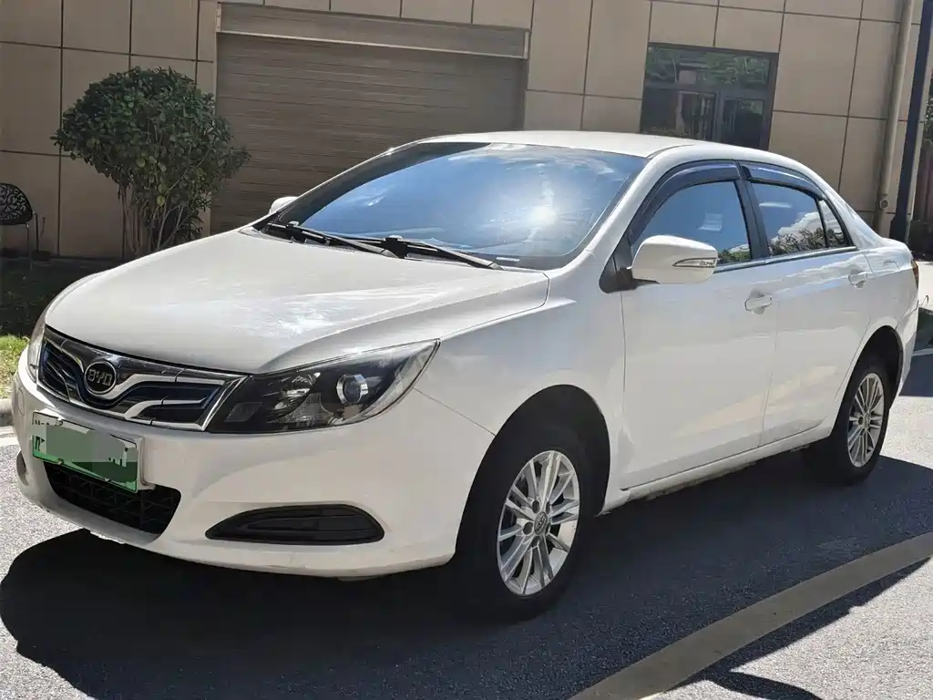 BYD e5