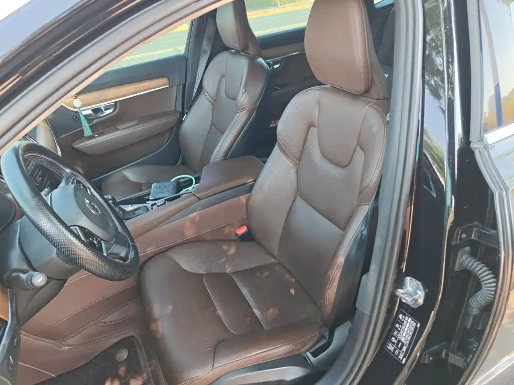 Volvo S90 — миниатюра 16
