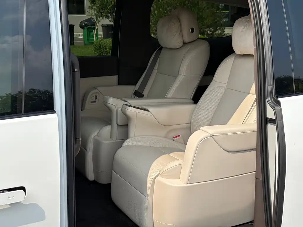 Li Auto Li MEGA — миниатюра 15