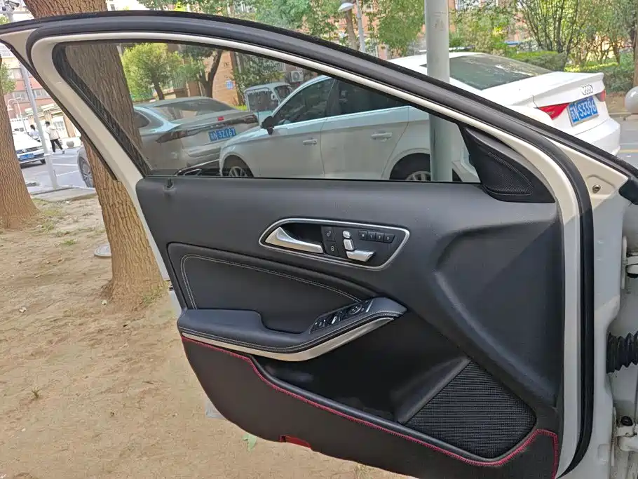 Mercedes-Benz GLA — миниатюра 7