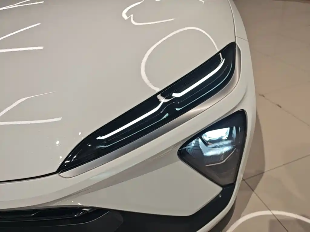 NIO ES6 — миниатюра 24