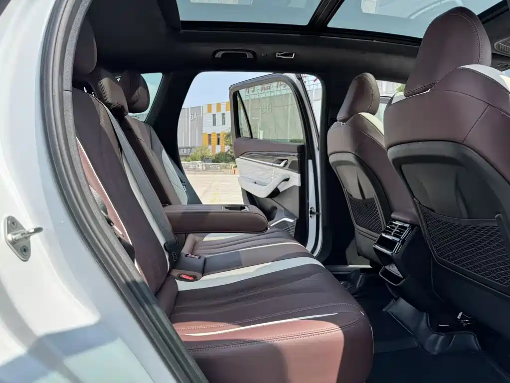 Geely Xingyue L — миниатюра 22